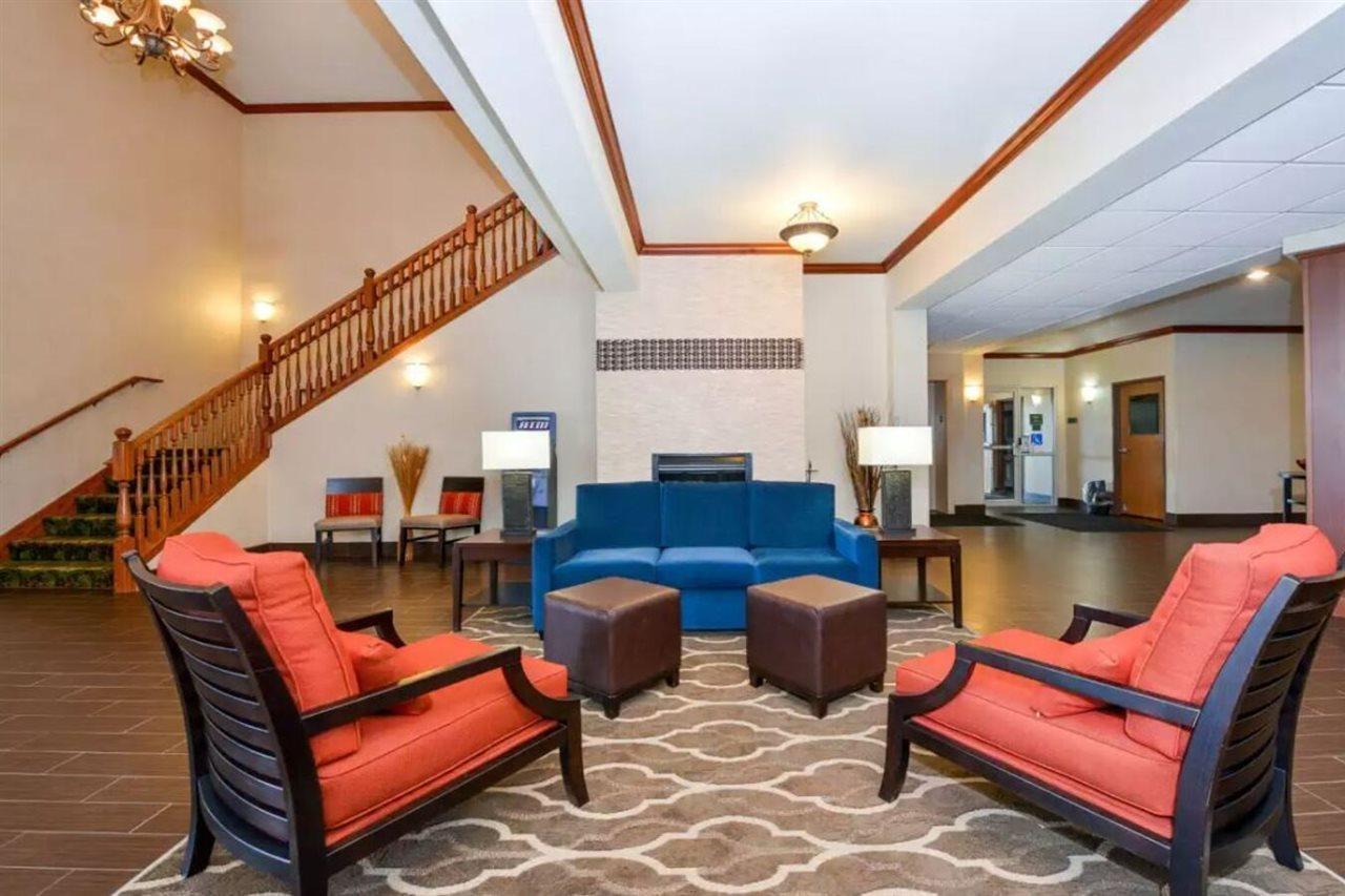 Comfort & Madison North Hotel Deforest