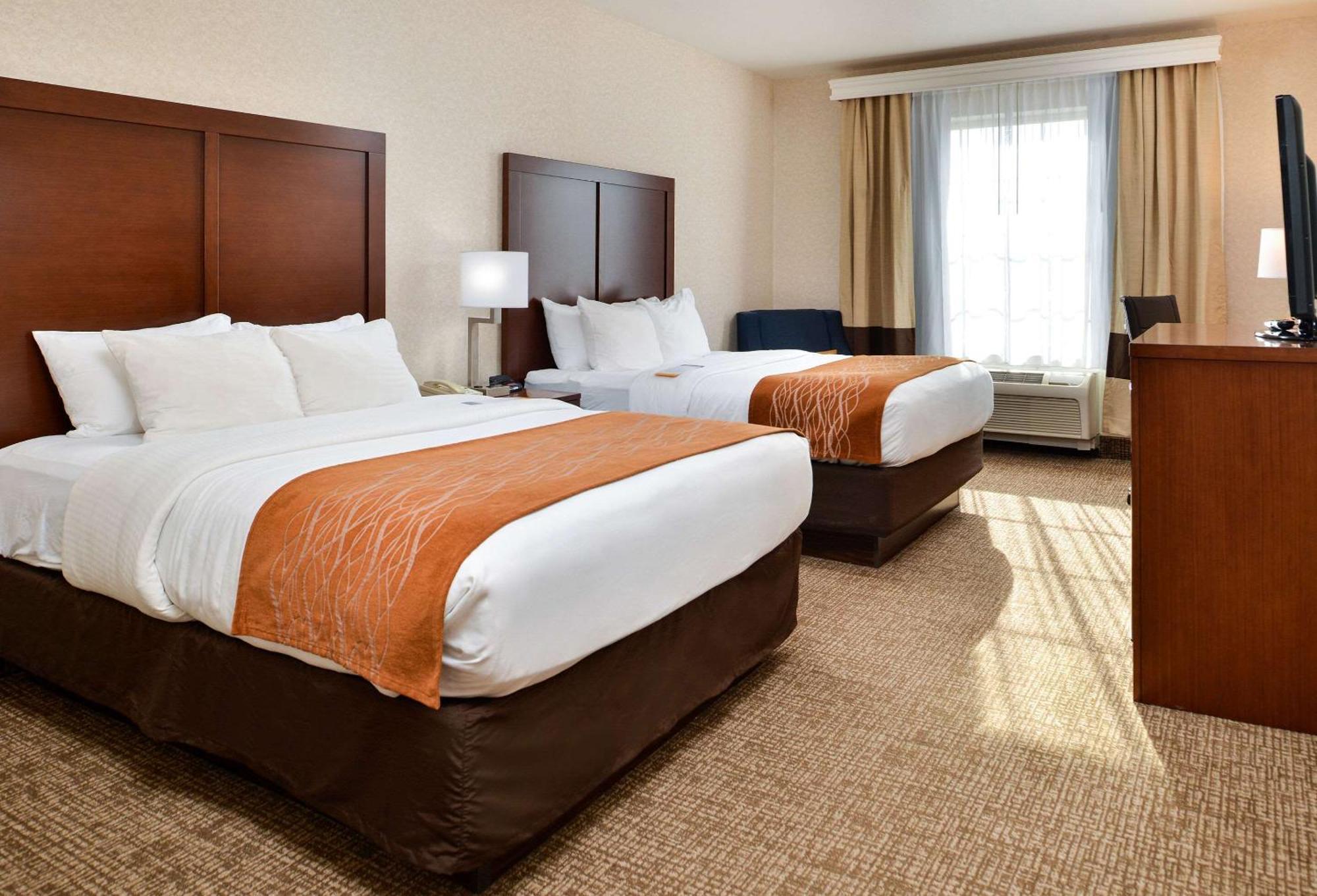 Comfort Inn&suites 3*