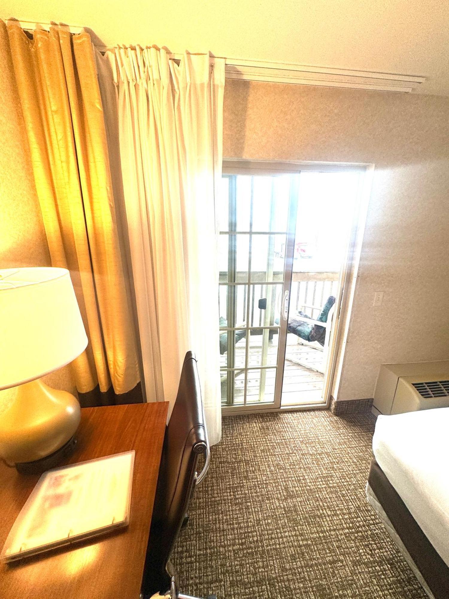 Hotel Comfort & Madison North Deforest