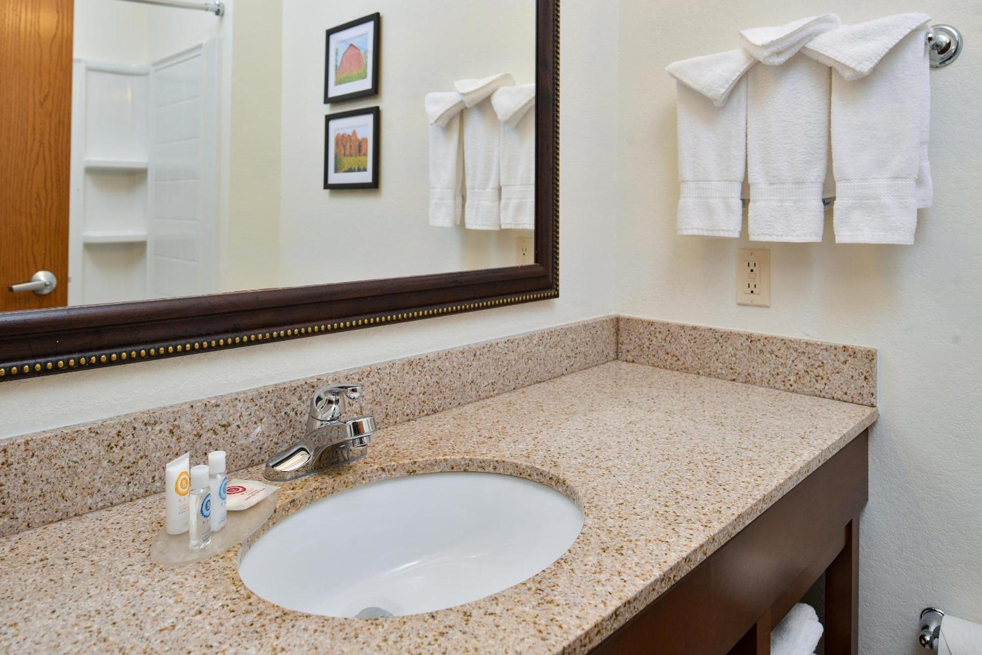 Comfort & Madison North Hotel