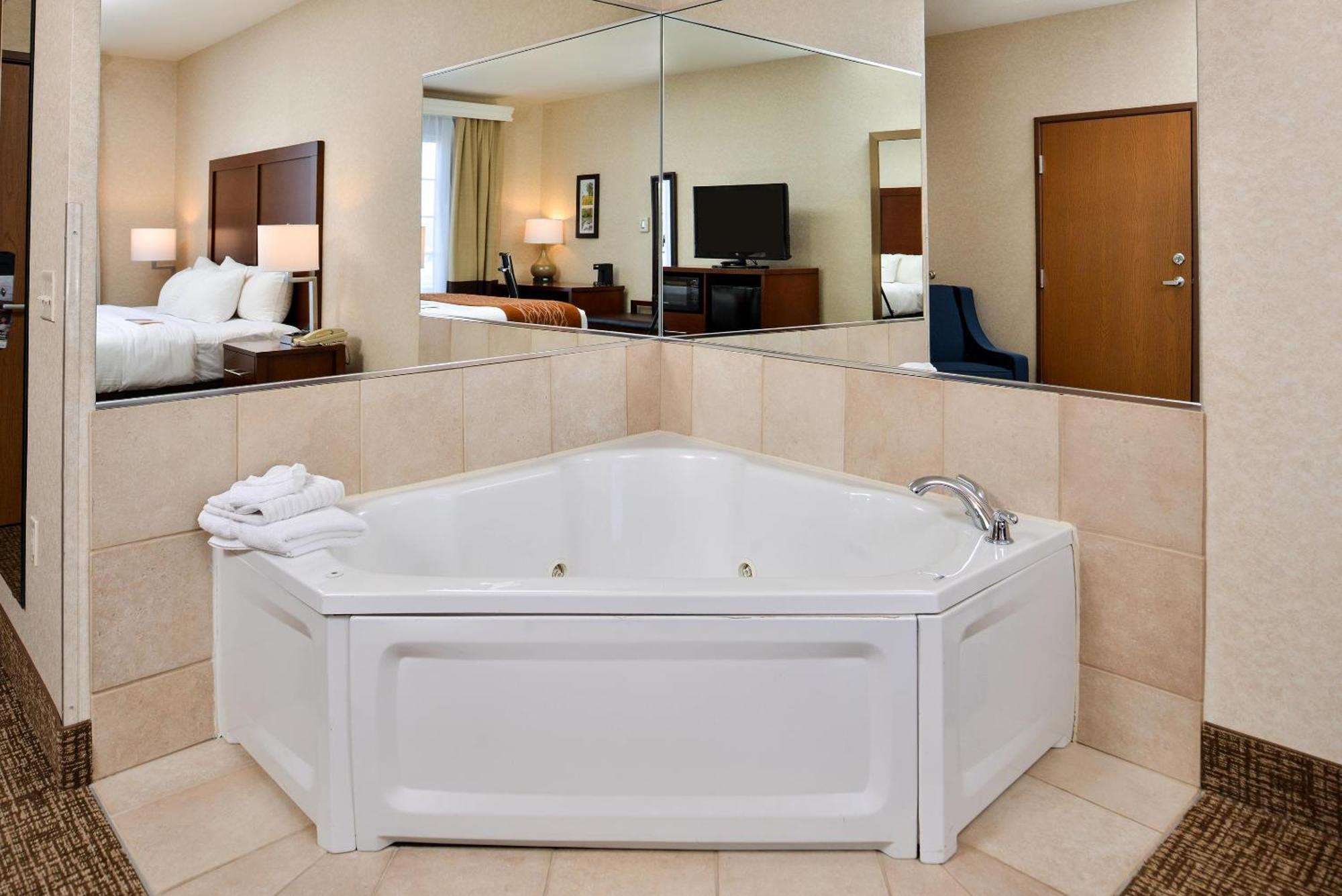 Hotel Comfort & Madison North 3*