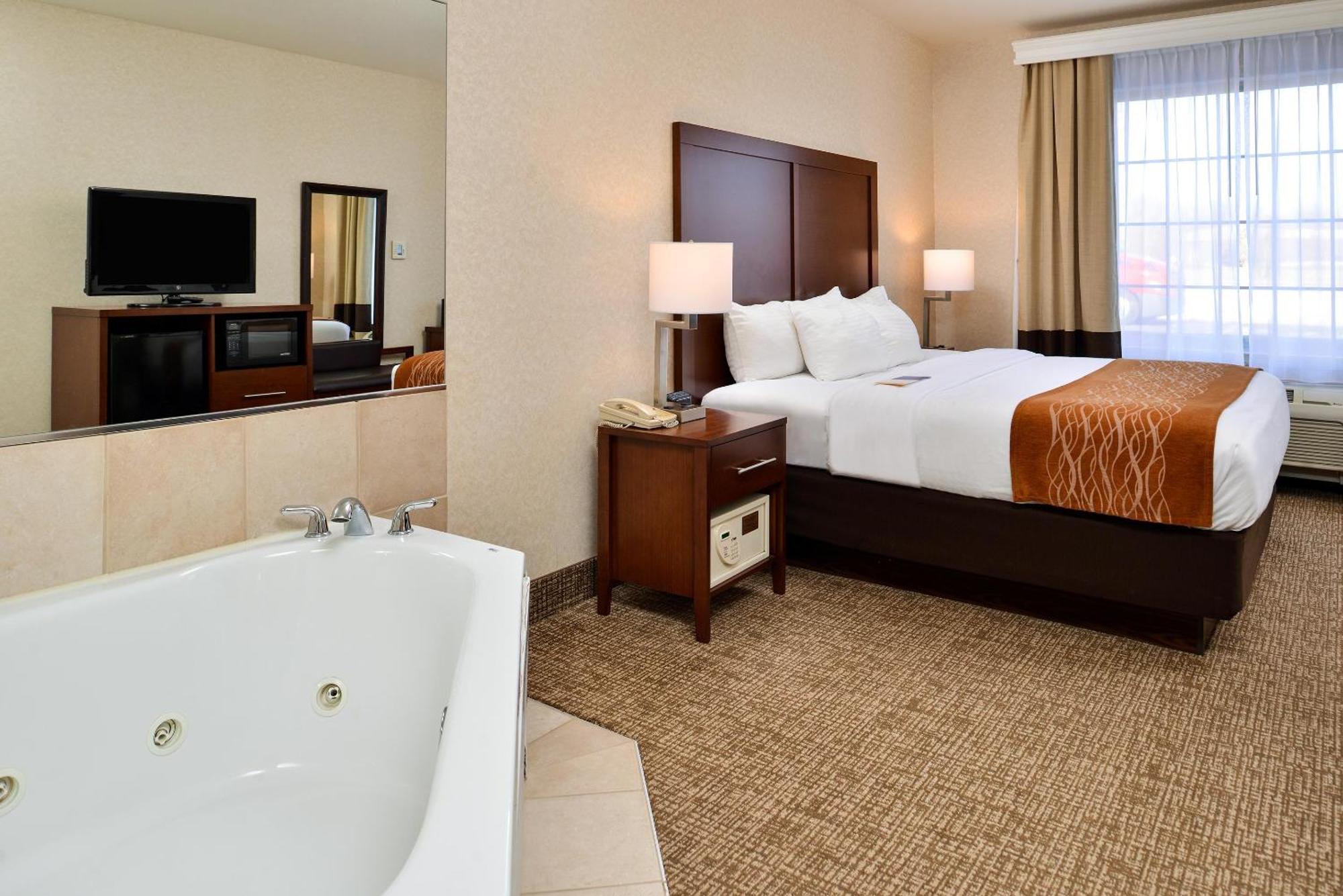 Hotel Comfort & Madison North Deforest