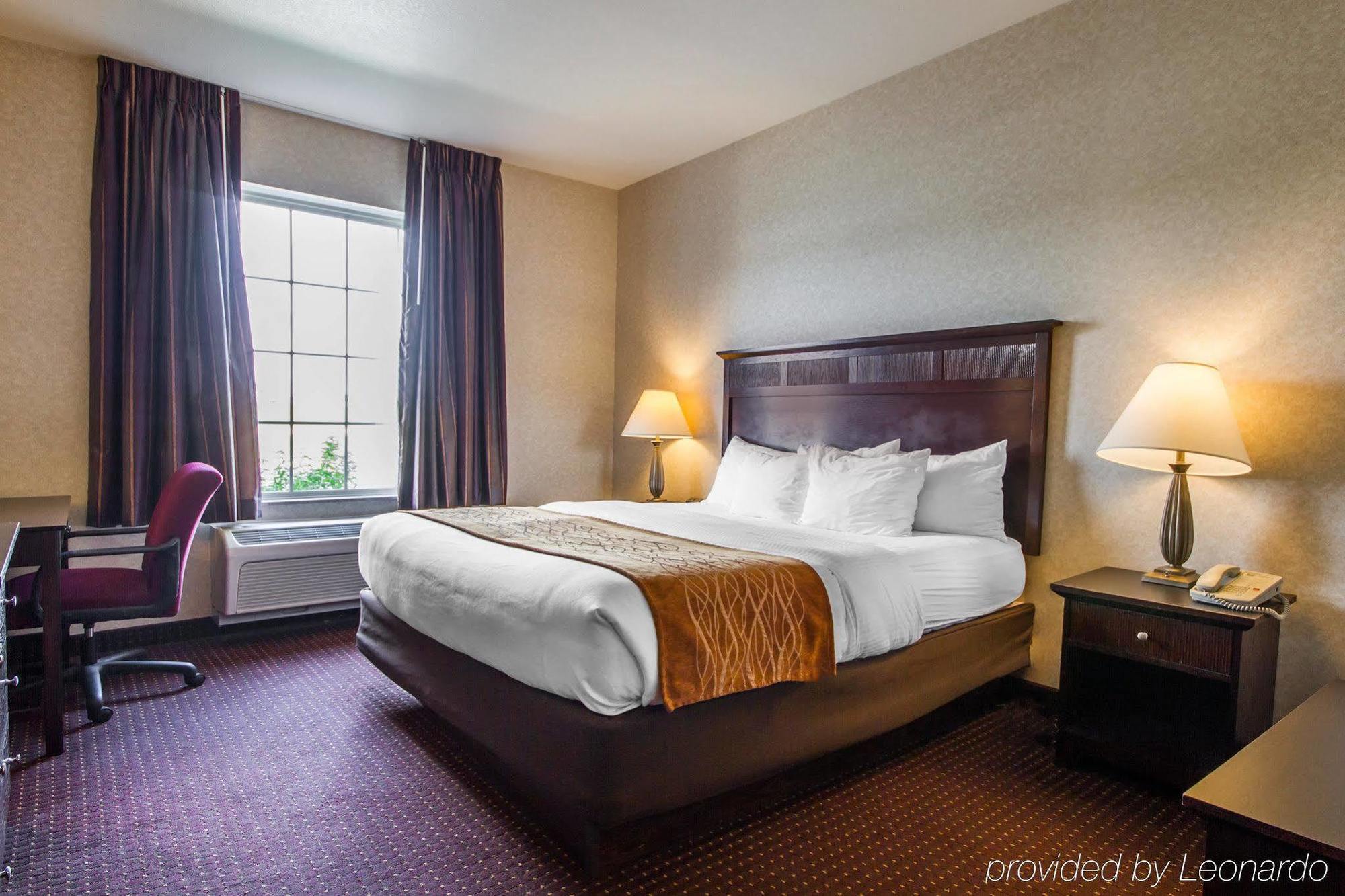 Comfort & Madison North Hotel Deforest